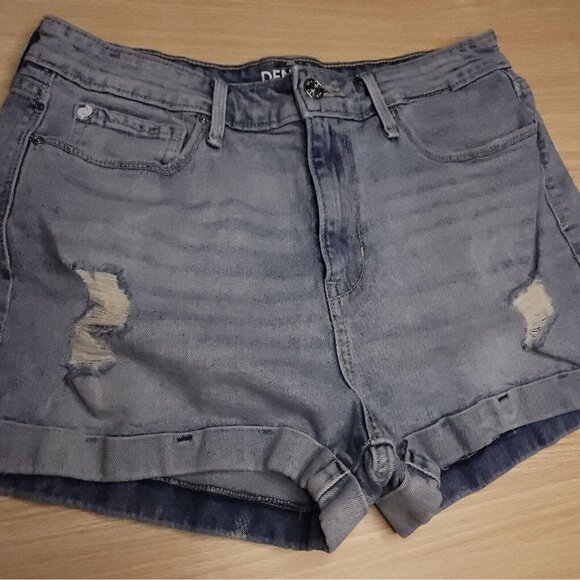 Denizen By Levi's Distressed Denim Mom Shorts - Picture 3 of 4